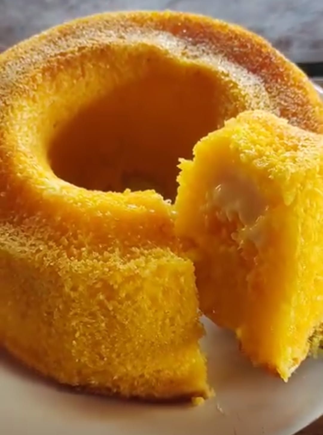 Bolo de milho com requeijão
